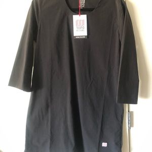 Topo designs size medium global pullover black